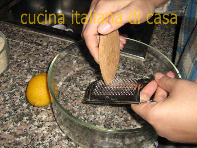 grattugiare il mostaccino