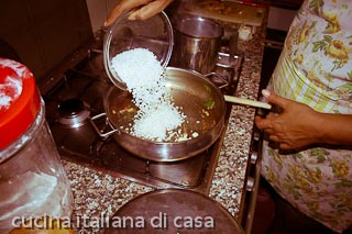 cucinare il risotto con le canocchie
