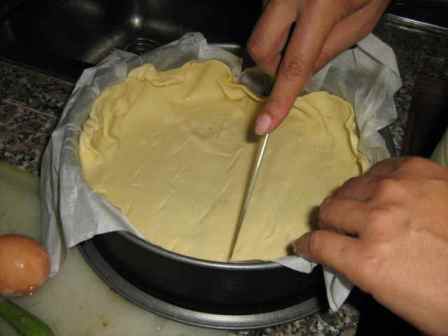 stendete la pasta brisč