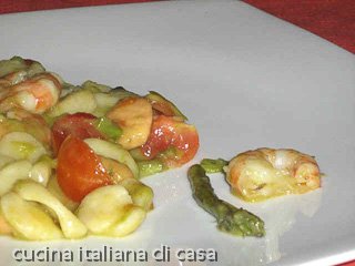 orecchiette asparagi e gamberi