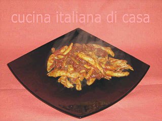strozzapreti al sugo di cervo e porcini